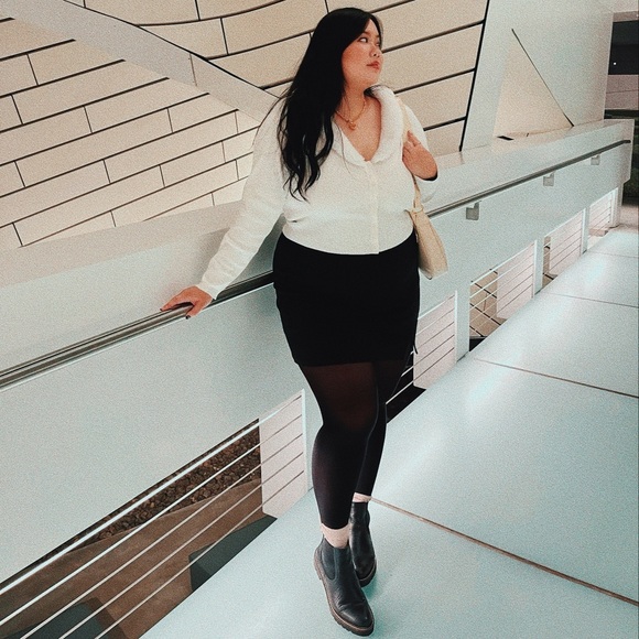 •About this closet• - Picture 4 of 5